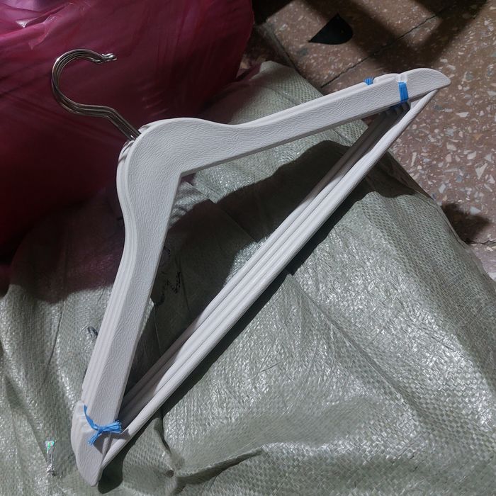 Вешалка плечики для одежды