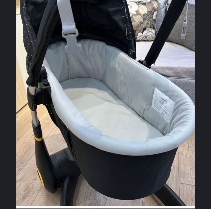 Продам коляску трансформер, стульчик для кормления