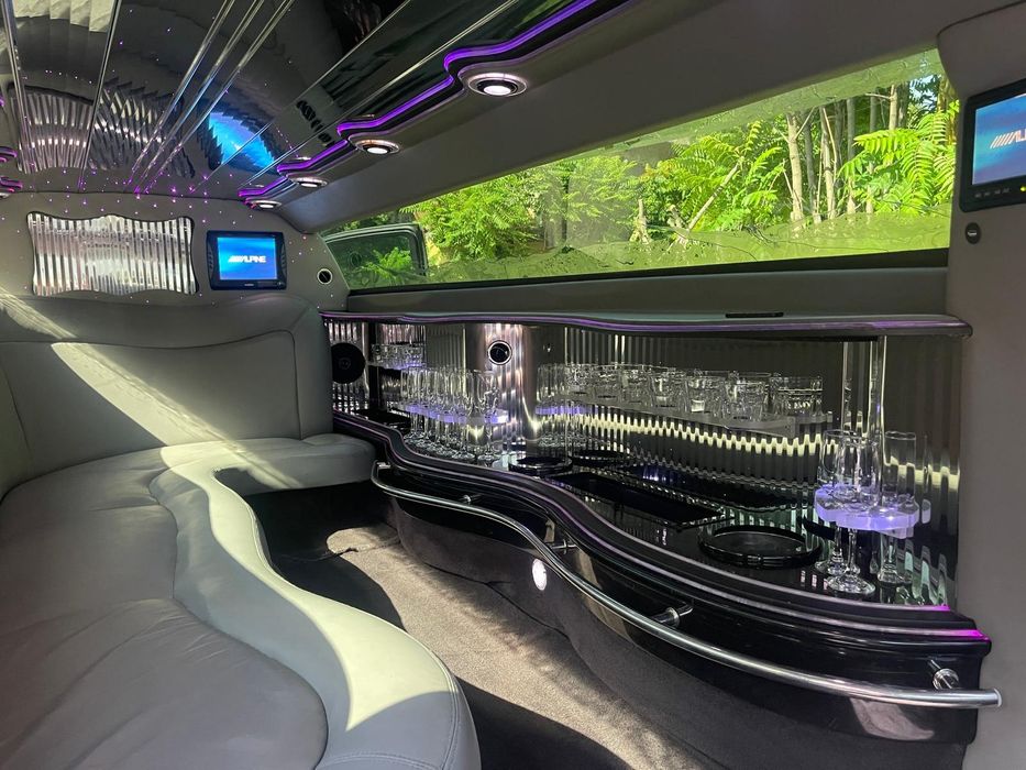 Limuzina de inchiriat /inchiriez limuzina Americana Chrysler 8 locuri