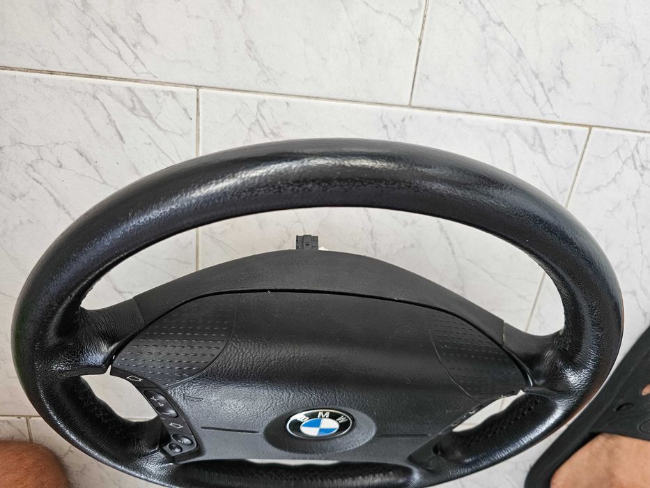 Волан с еърбег и мултифункции за BMW
