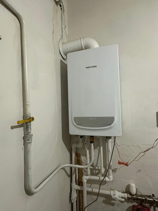 Продам дом с хозпостройками и земельным участком