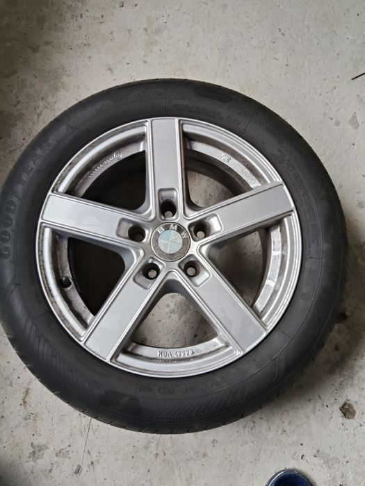 Vând set jante cu cauciucuri vara 205/55/R16