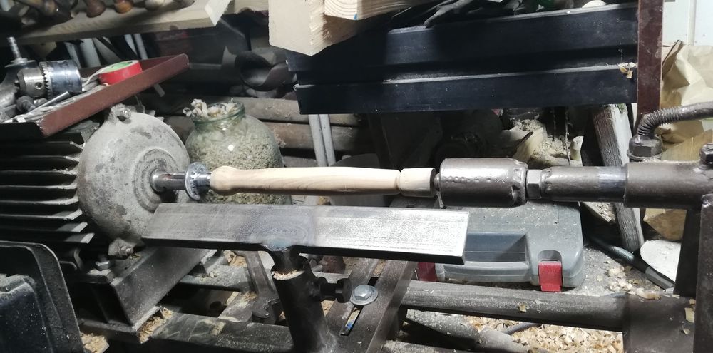 Продам токарный станок по дереву