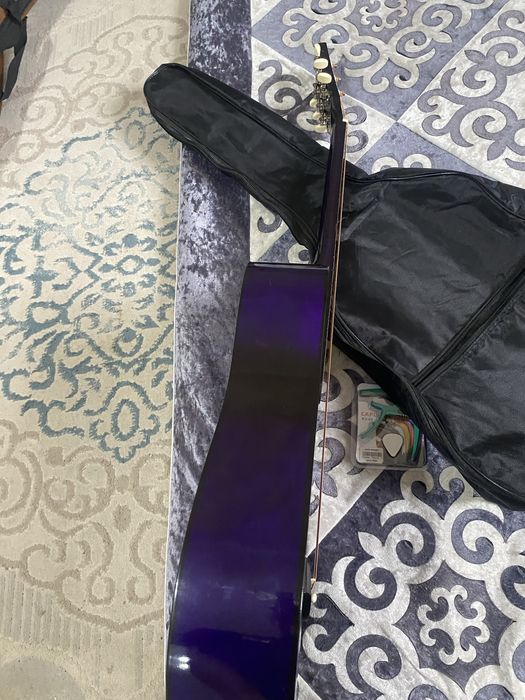 Продам гитару новый