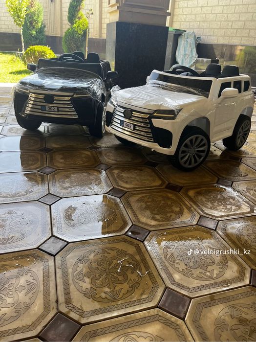 Детский машина Lexus