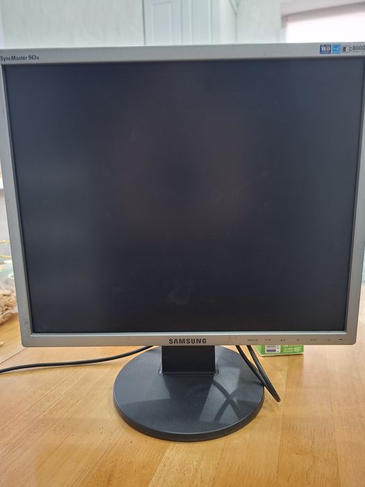 Монитор диагональ 19. самсунг