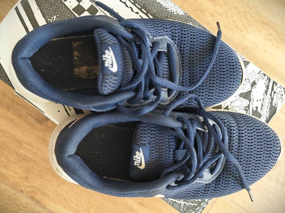 Детски/Дамски Маратонки NIKE TANJUN (GS) 35-36