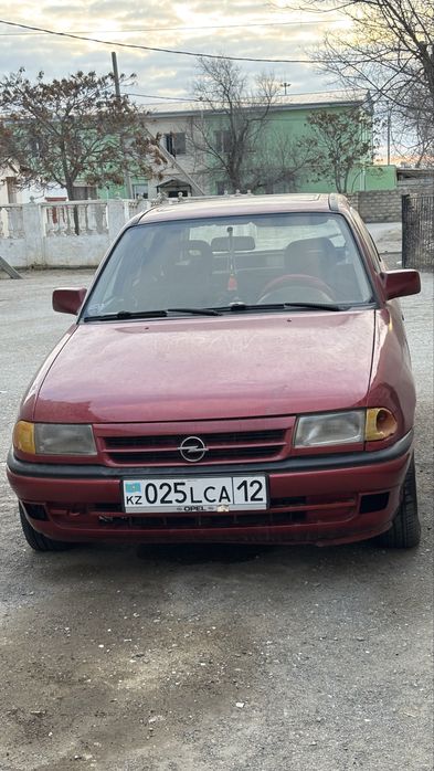 Митсубитси галант опел астра