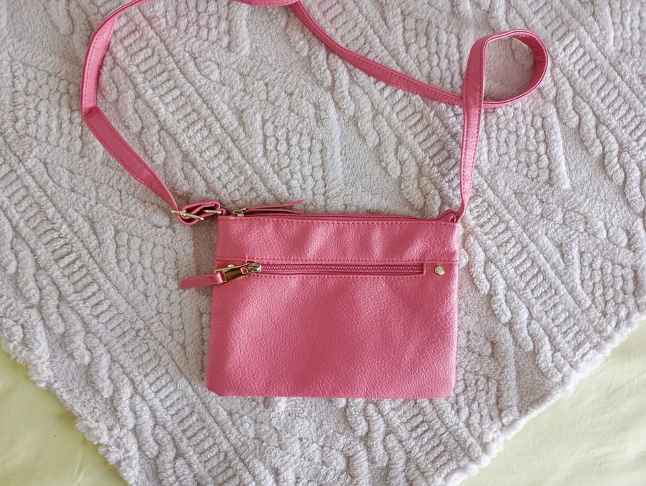 Малка дамска чантичка