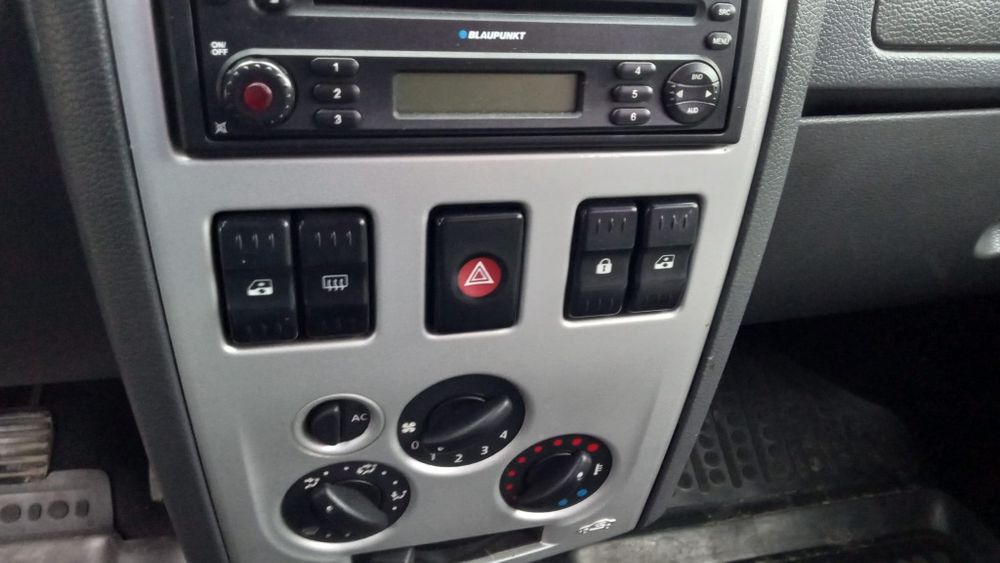 vand dacia logan  full 14 benzina