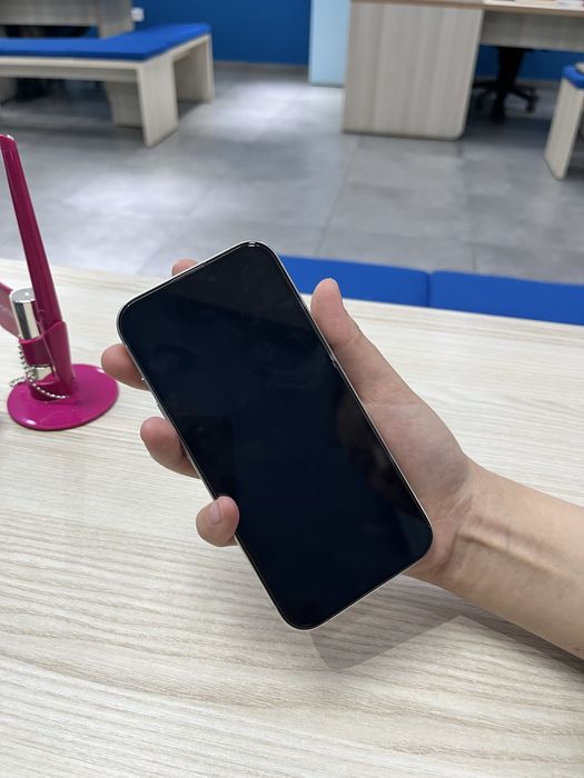 Продам айфон 15 про