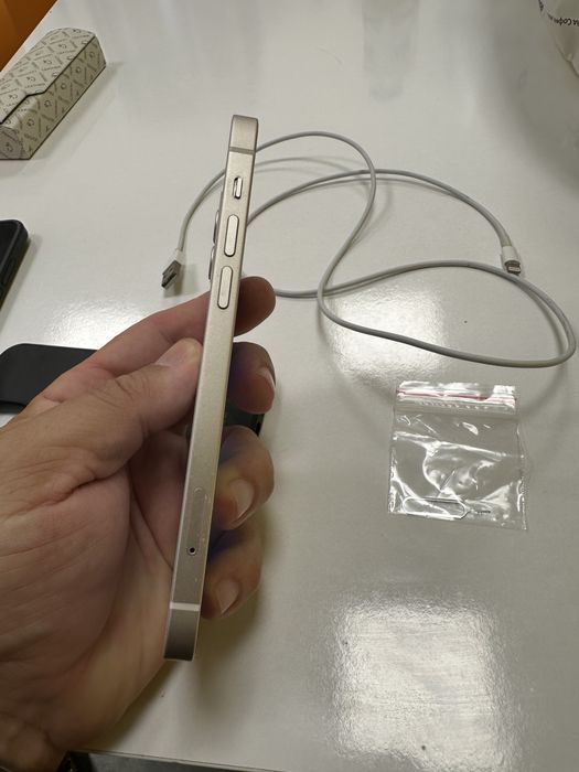 Продава се iphone 12 256GB