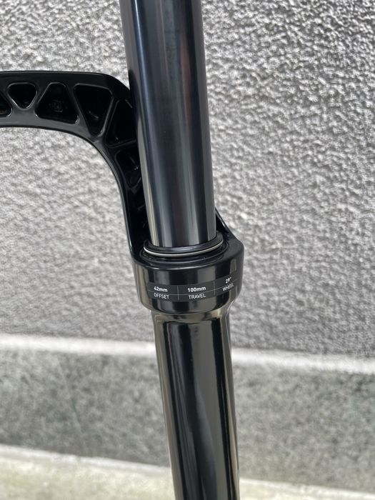 Вилка Rock Shox 29