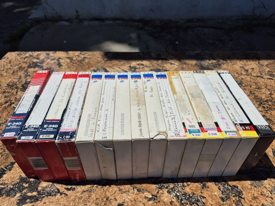Vând Lot 15 casete video VHS originale de 240 minute colectie de filme diferite genuri