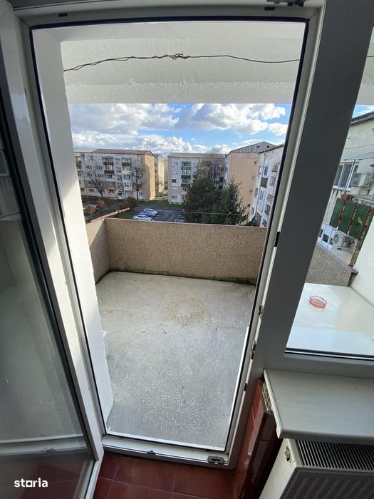 Apartament 3 camere de vanzare , Independetei M17 , et.4 , 72.900 euro