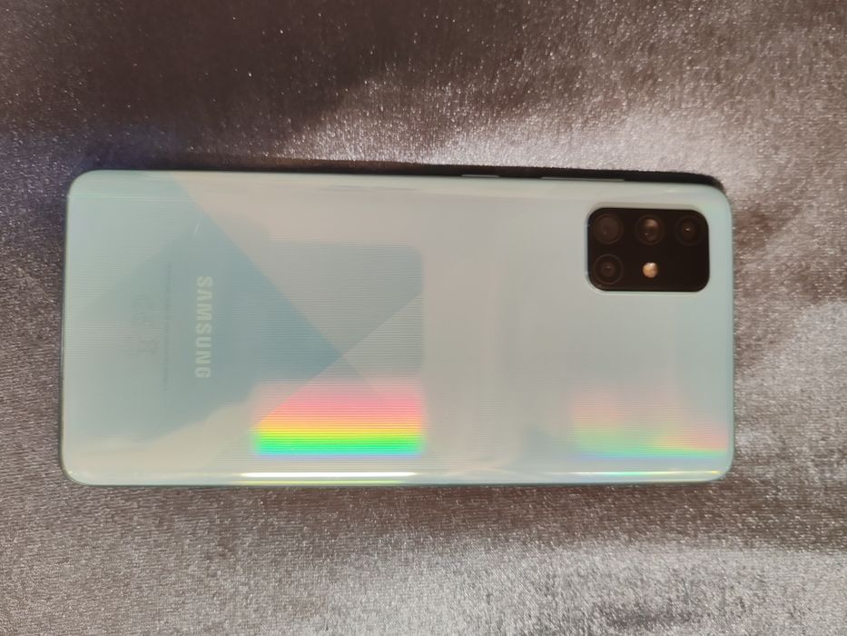 Samsung.    A 71