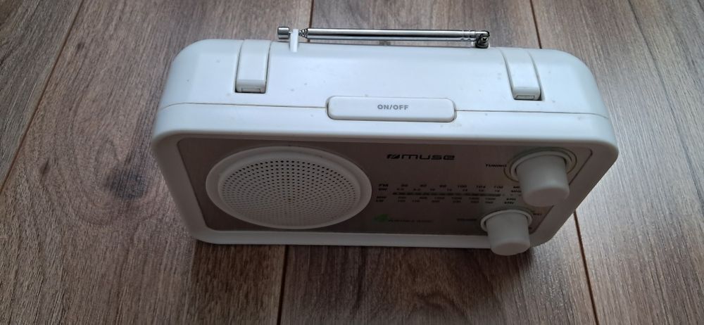 Radio Muse  M-05 SW(4 lungini de undă)