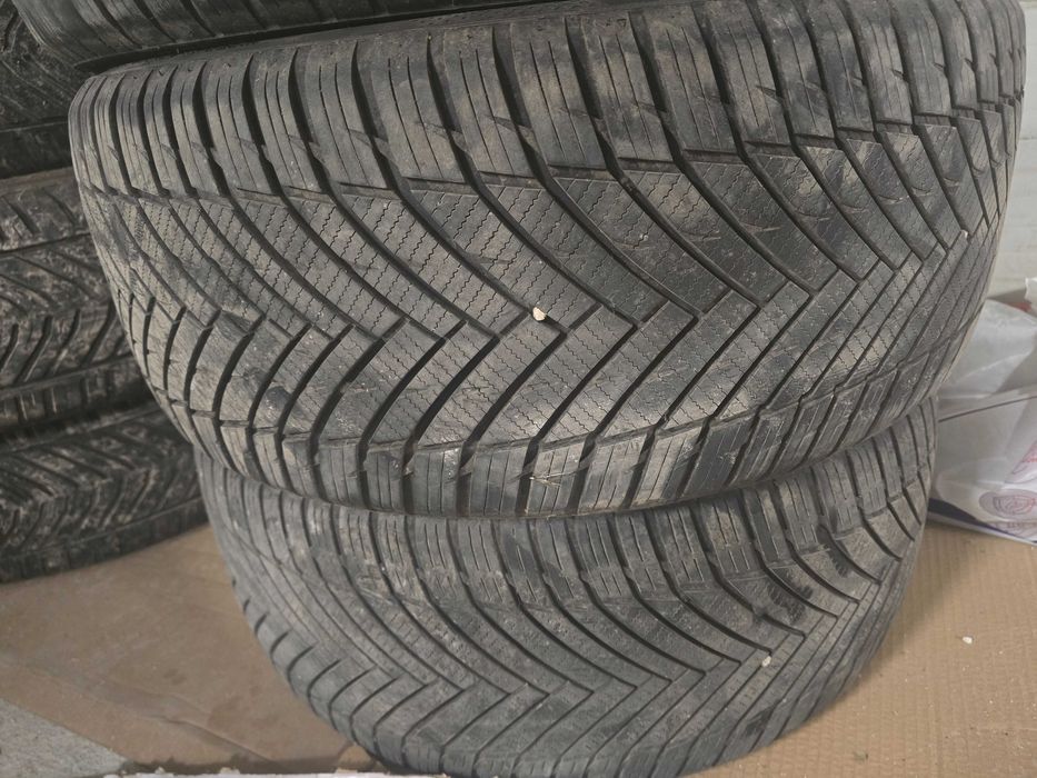 Гуми сезонни 255/40/19