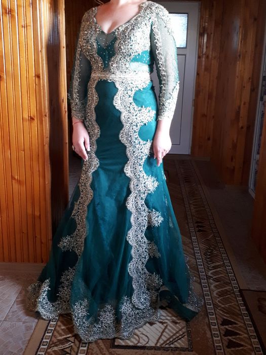 Маслено зелена официална рокля