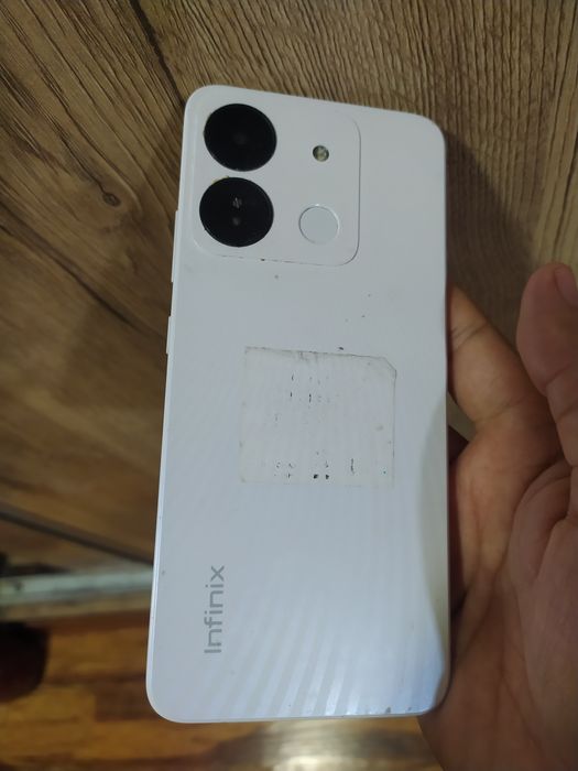 Infinix smart 7hd 64g sotiladi