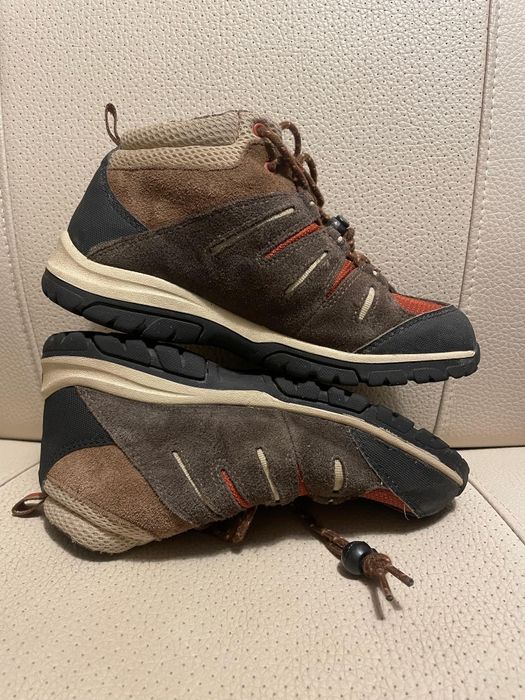 Vând ghete băieți Timberland cu membrană impermeabilă Gore-tex, mărimea 37