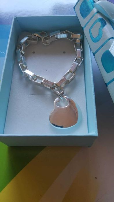 Ново, сребърно колие и гривна. Комплект в подаръчна