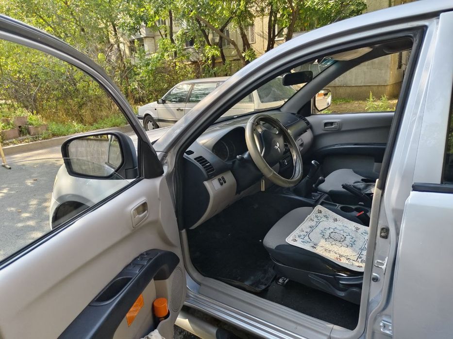 Пикап Mitsubishi L200