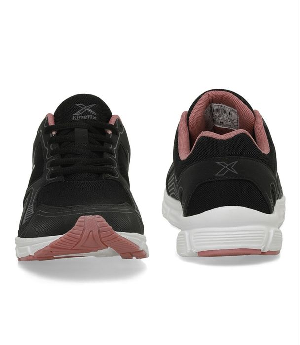 Новые кроссовки женские