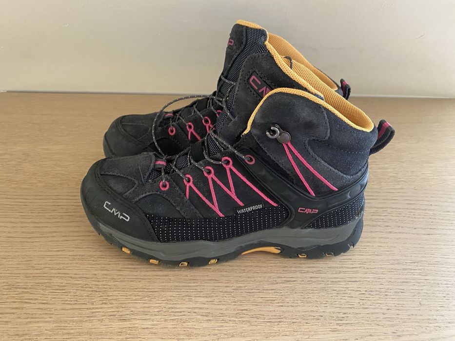 CMP kids trekking shoes/35