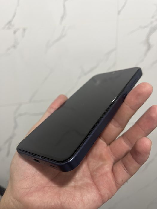 Самсунг а35...  Срочно