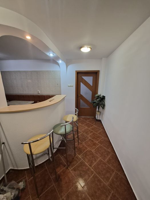 Închiriez apartament 2 camere Racadau  etaj intermediar