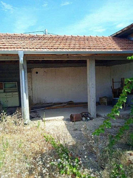 Къща с двор в село Ръжево Конаре, област Пловдив