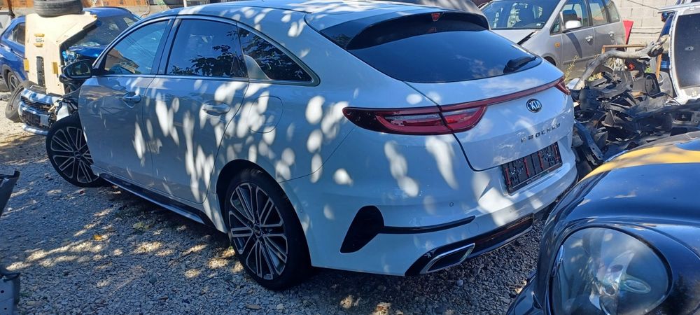 Kia Proceed на части