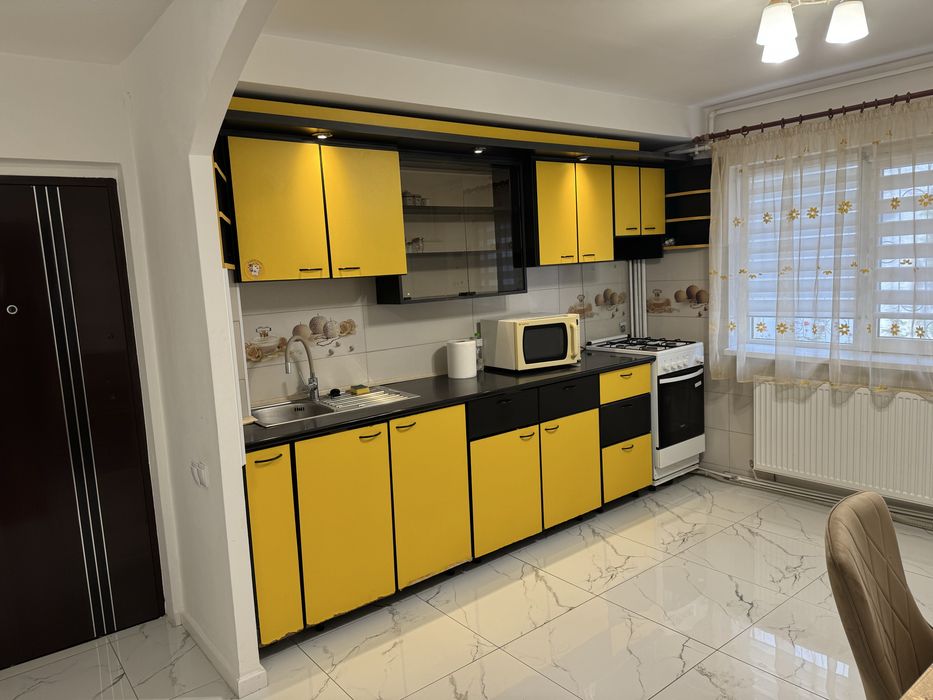 Inchiriez apartament 2 camere  decomandate, situat la parter in bloc de 4 etaje, Cluj-Napoca -Grigorescu