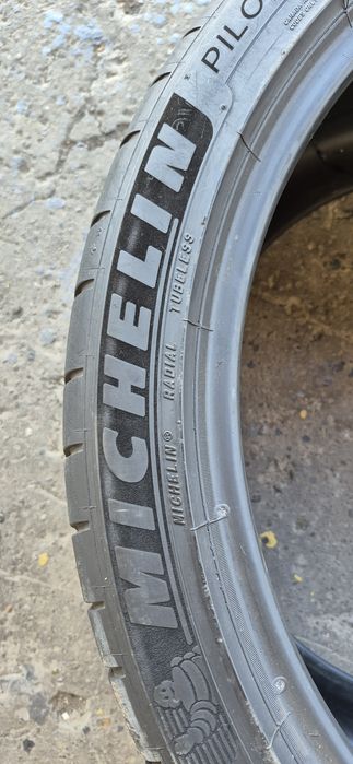 2 anvelope vara Michelin 325/30/21,dot 2021.Pretul este pe bucata.