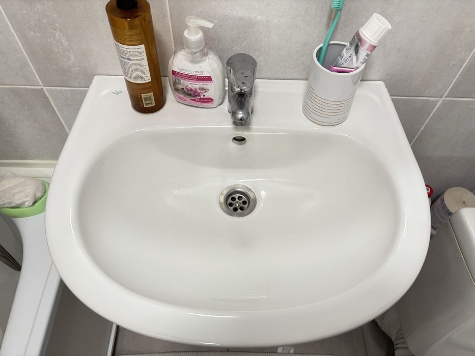 Раковина на ножке и унитаз