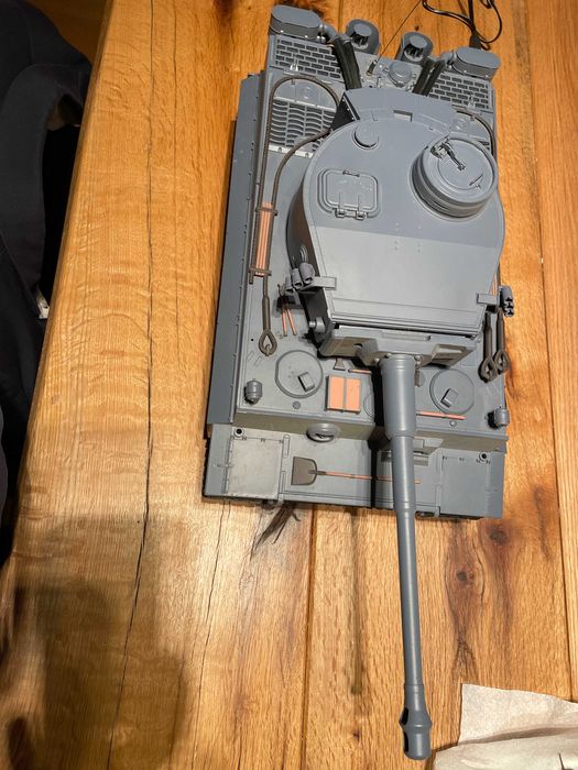 Tiger - tanc jucarie, telecomanda fara fir