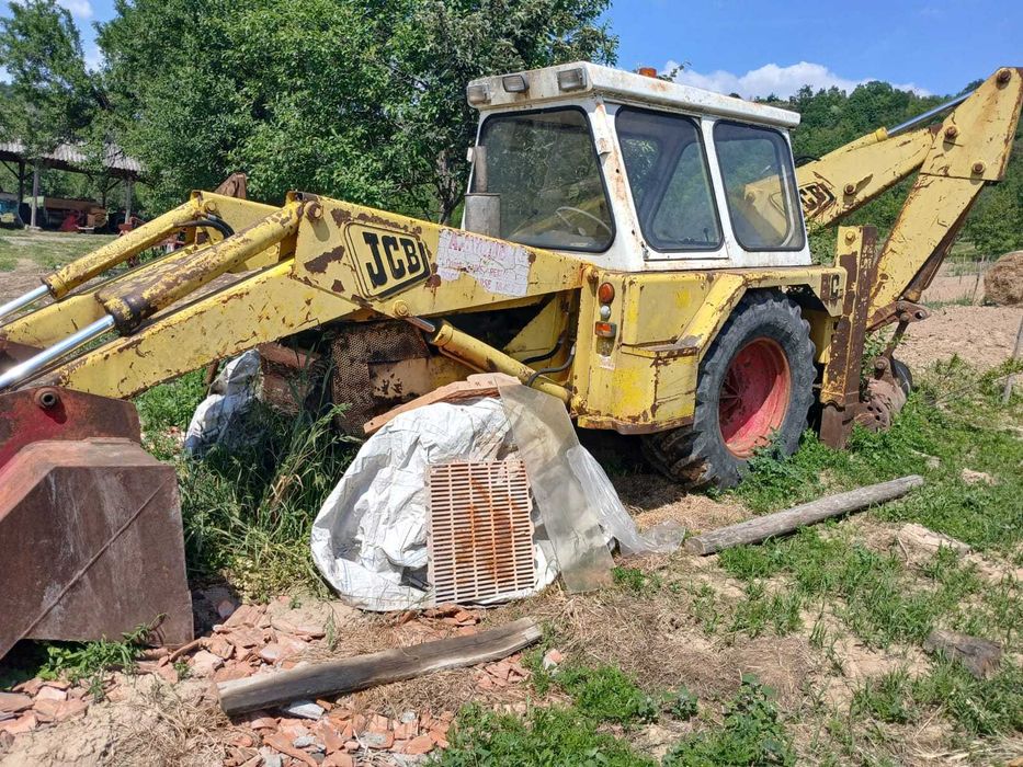 Buldoexcavator jcb an 80