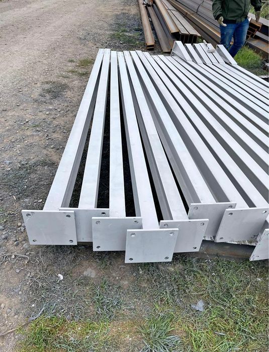 Vând structură metalică 10 m cu 27 m