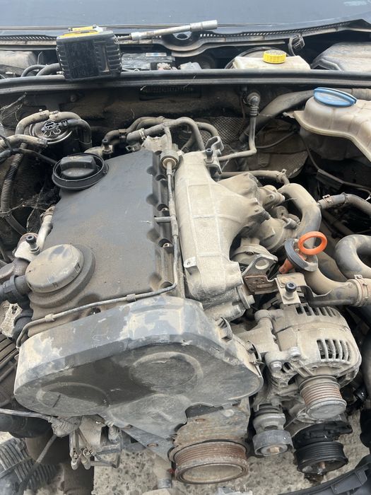 Dezmembrez audi a4 b7 2.0 blb