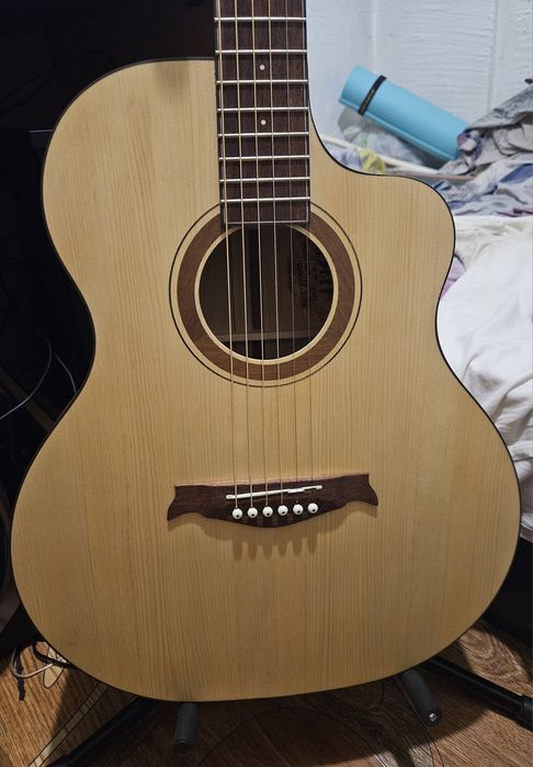 Полномасивная Акустическая гитара Doff 013