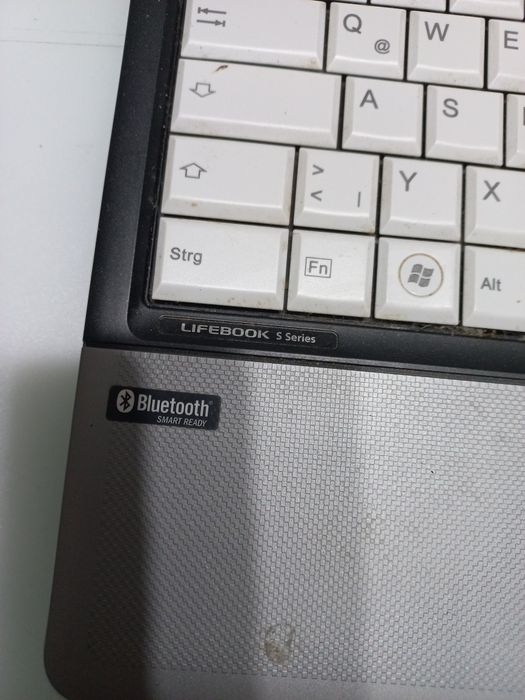 Fujitsu Lifebook5 i5 ssd windosw cu licenta