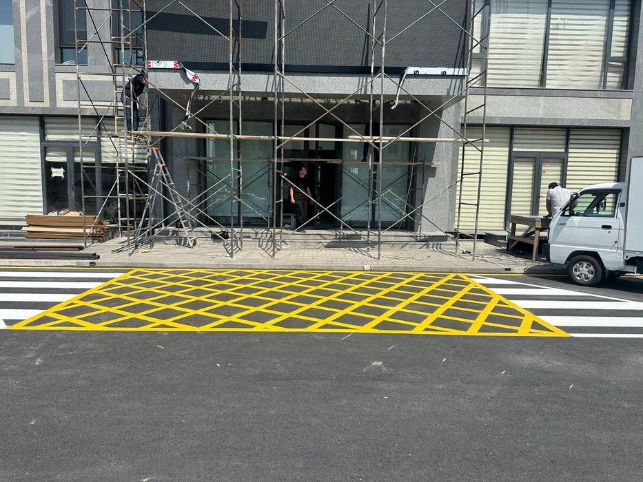 Yo'l yotiq chiziqlarini chizish xizmati