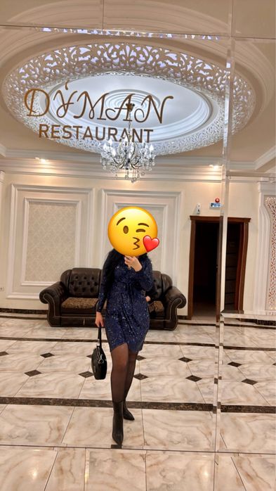 Продам платье с пайетками