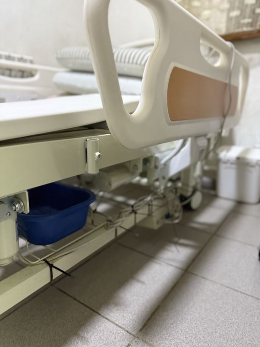 Медицинская кровать