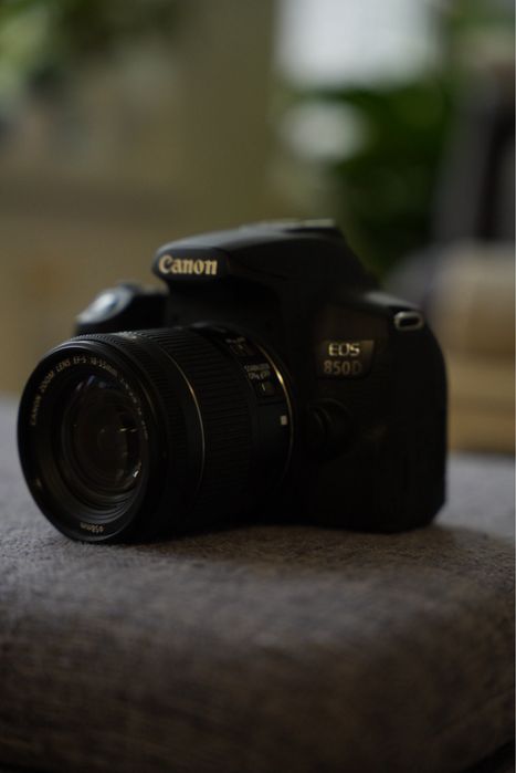 Canon Eos 850D DSLR