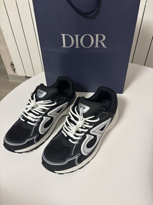 dior b22 in stare foarte foarte buna