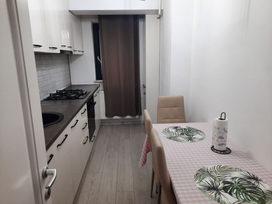 Inchiriez apartament