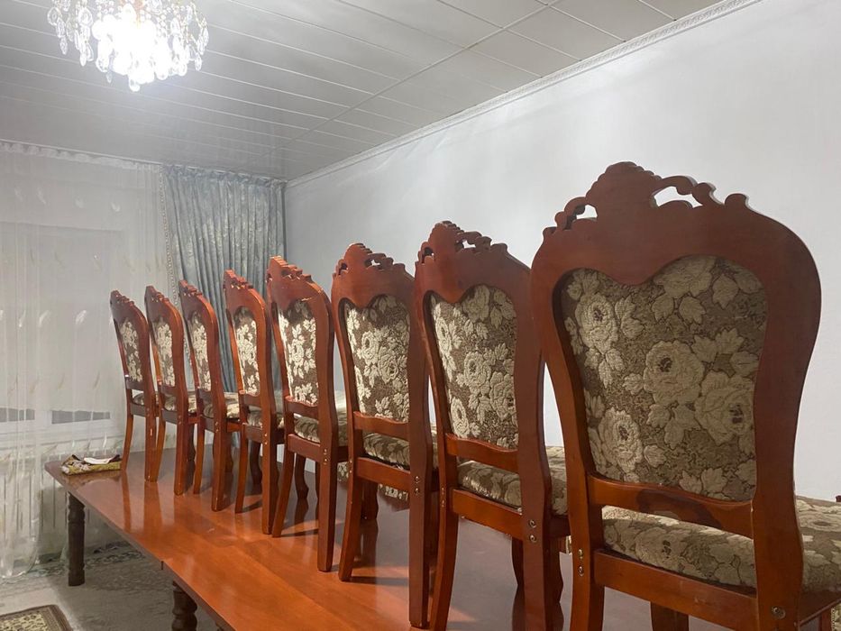 Стол,стулия для зала