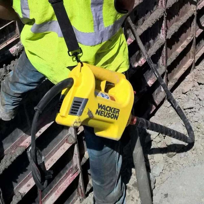 Vibrator beton HMS2500 WACKER NEUSON cu  de 4m si cap  35/45/55/65mm